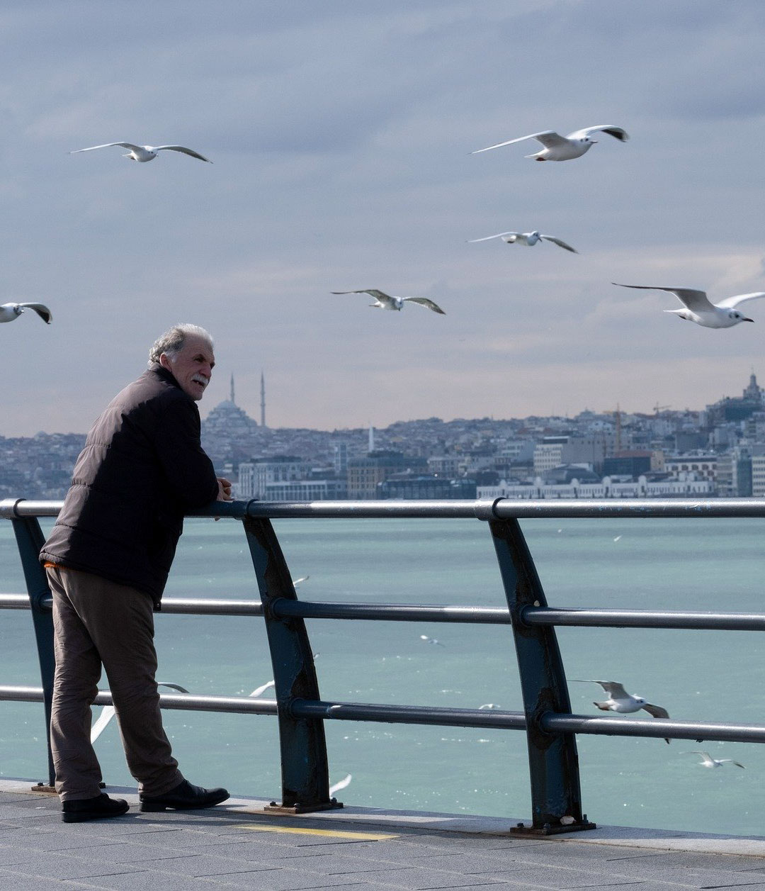 old-man-7788342_1920